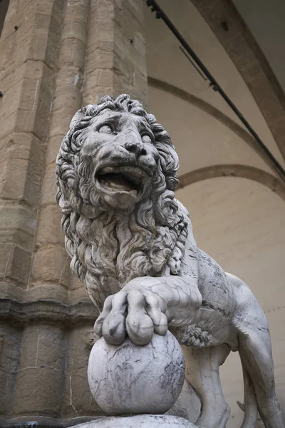 意大利弗伦泽 2018年6月21日 洛吉亚迪兰齐雕像 美第奇狮子 — 图库照片