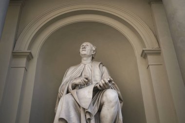 Firenze, İtalya - 21 Haziran 2018 : Palazzo dei Canonici'deki Filippo Brunelleschi heykeli