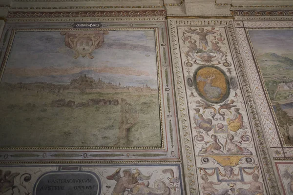 Floransa, İtalya - 27 Şubat 2019 : Palazzo Vecchio'nun ilk avlusu görünümü