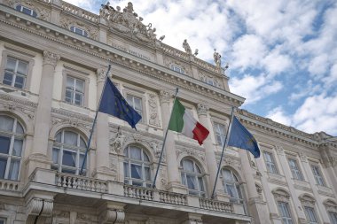 Trieste, İtalya - 19 Mart 2018 : Palazzo del Lloyd Triestino görünümü