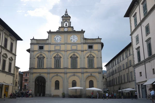 Citta di Castello, İtalya - 23 Ağustos 2018 : Palazzo del Podesta'nın görünümü