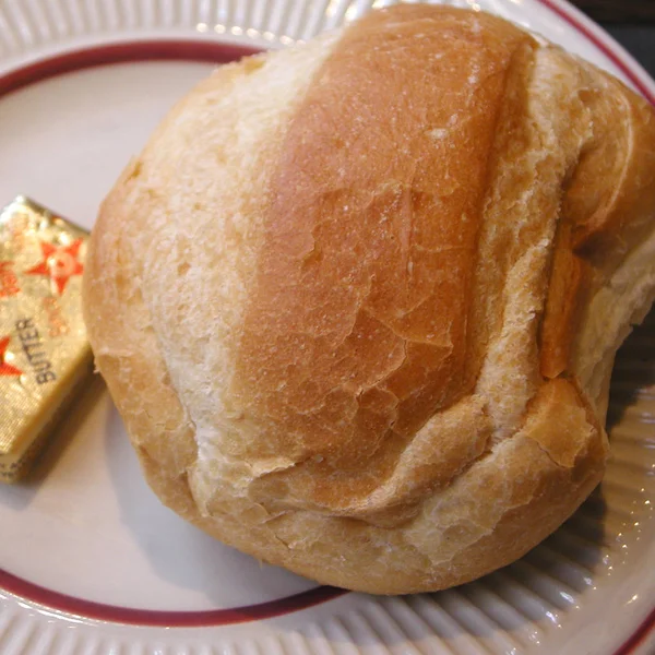 Bröd Och Smör Till Frukost — Stockfoto