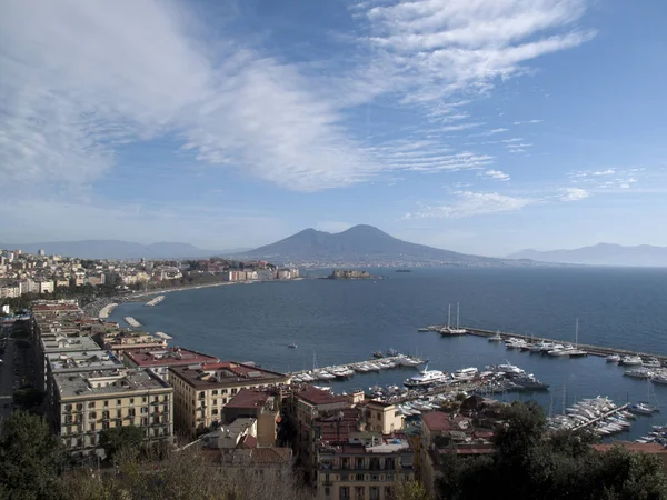 Napoli, İtalya - 31 Aralık 2009: Napoli Körfezi Manzarası