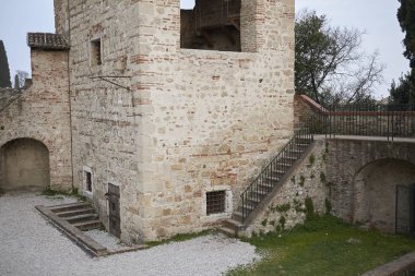 Asolo, İtalya - 26 Mart 2018 : Kraliçe Cornaro kalesinin görünümü