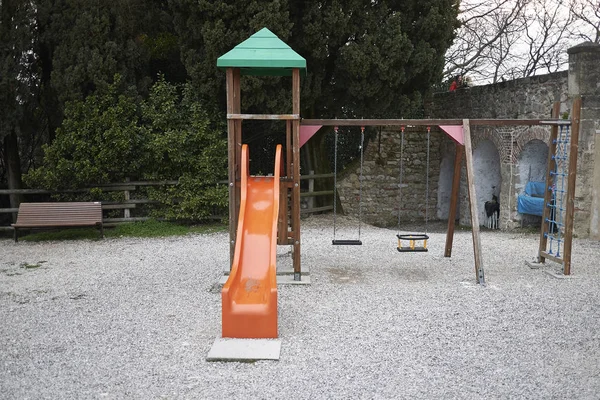 Asolo, İtalya - 26 Mart 2018 : Çocuk oyun alanı