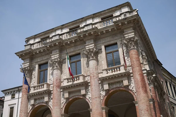 Vicenza, İtalya - 26 Mayıs 2018: Palazzo del Capitaniato görünümü