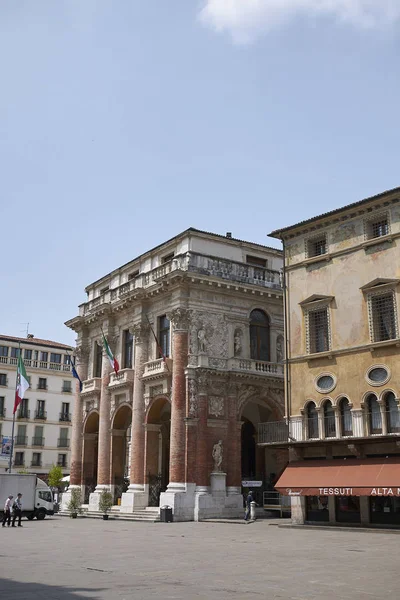 Vicenza, İtalya - 26 Mayıs 2018: Palazzo del Capitaniato görünümü