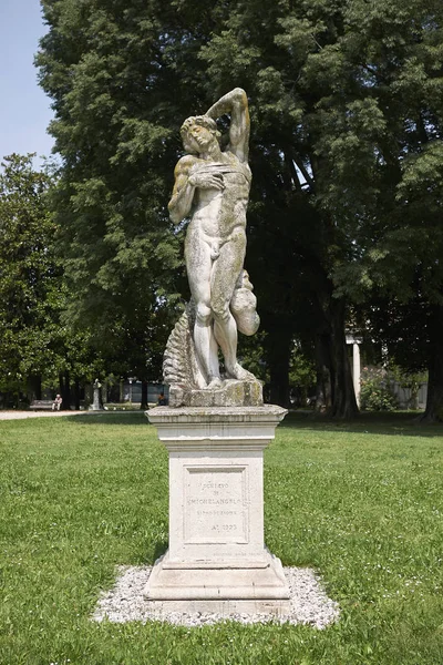 Vicenza Maggio 2018 Statua Nel Giardino Pubblico Salvi — Foto Stock