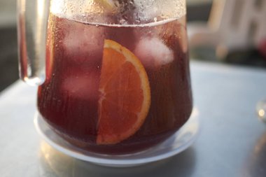 Aperitivo olarak Sangria içki