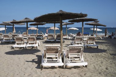 İbiza, İspanya - 28 Ağustos 2019: Playa en Bossa manzarası
