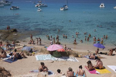 İbiza, İspanya - 03 Eylül 2019: Platges de Comte manzarası