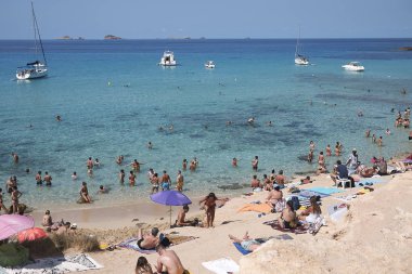 İbiza, İspanya - 03 Eylül 2019: Platges de Comte manzarası