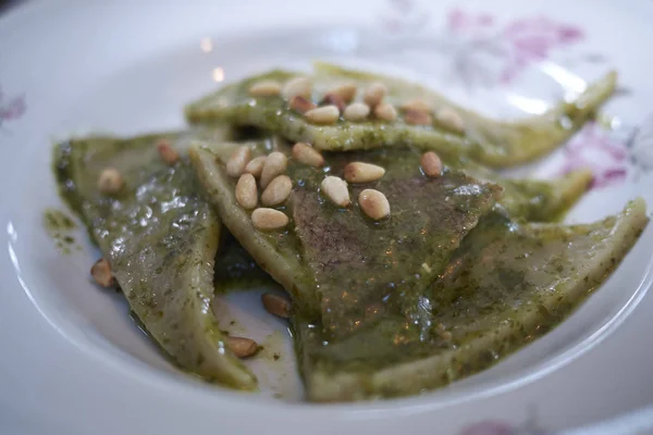 Pasta Testaroli Con Pesto Piñones —  Fotos de Stock