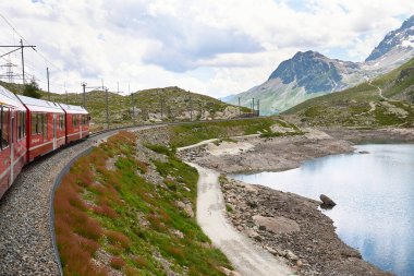 Bernina Geçidi, İsviçre - 22 Temmuz 2020: Bernina Geçidi 'nden İago Nero' nun görüntüsü