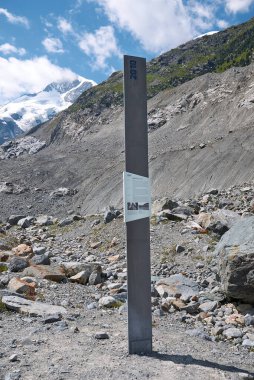 Morteratsch, İsviçre - 22 Temmuz 2020: Morteratsch Buzul Yolu