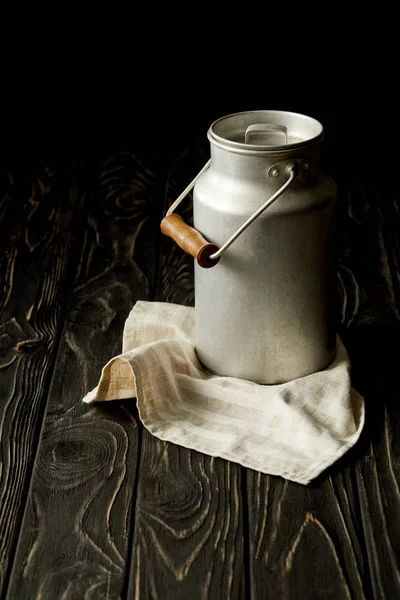 Closeup Image Milk Aluminium Can Sackcloth Black Background — Free Stock Photo