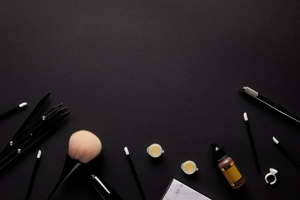 Vista Elevada Herramientas Para Maquillaje Permanente Aislado Negro — Foto de Stock