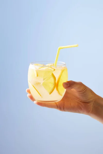 Cropped Shot Woman Holding Glass Lemonade Isolated Blue — Stock Photo, Image