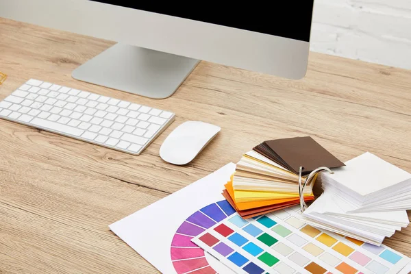 Close View Designer Workplace Computer Screen Keyboard Pallet Wooden Tabletop — Stock Photo, Image