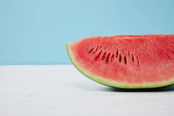 Close View Fresh Watermelon Slice White Surface Blue Background — Stock Photo, Image