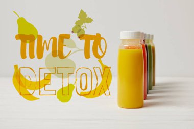 satır, ayakta şişelerde organik detoks smoothies zaman yazıt detoks için