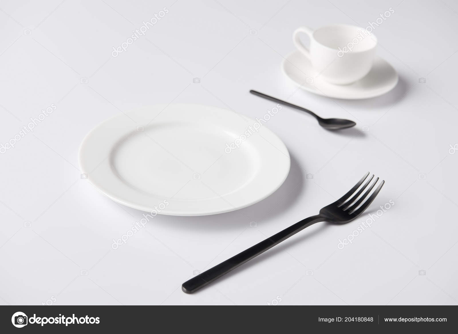 Selective Focus Plate Fork Spoon Cup White Table — Free Stock Photo
