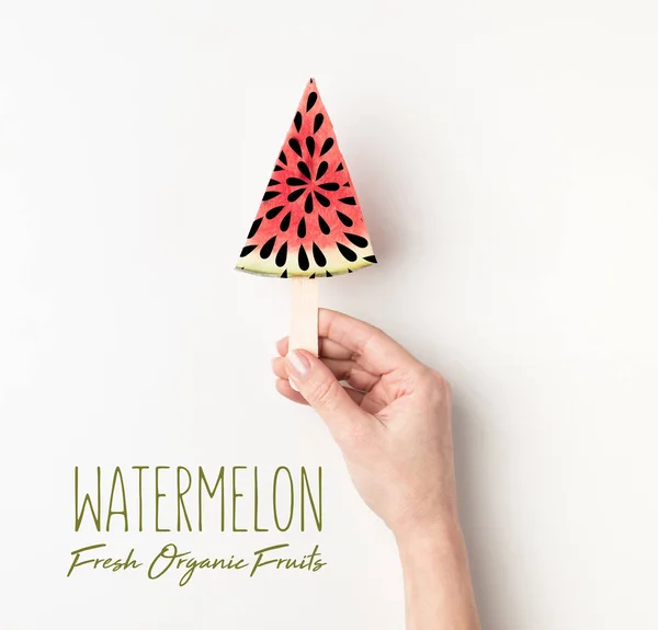 Cropped View Peron Holding Watermelon Slices Stick Watermelon Fresh Organic — Free Stock Photo