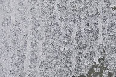 Beyaz arka planda tam kare resmi soyut metal duvar boyalı 