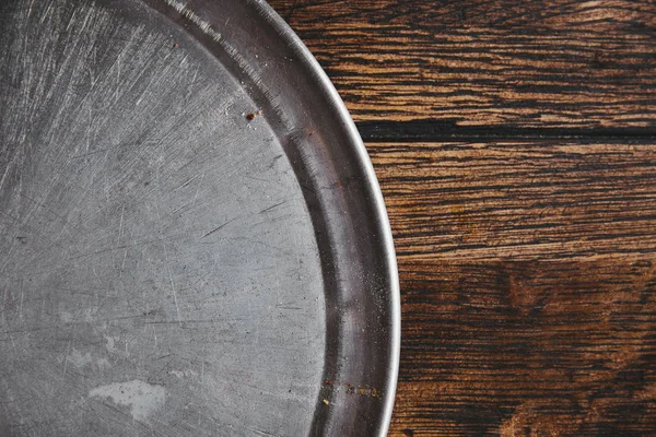 Top View Empty Metal Kitchen Tray Rustic Wooden Table — Stock Photo, Image