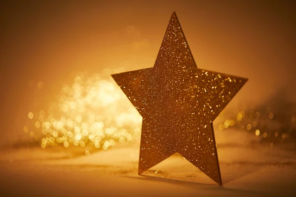 Étoile Brillante Dorée Pour Décoration Noël — Photo