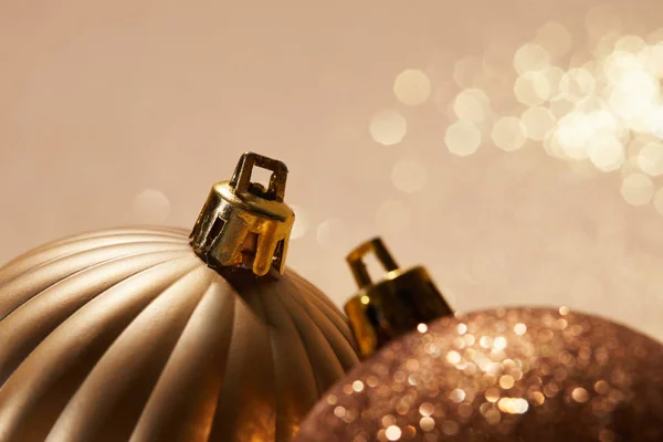 Close Sparkling Bright Christmas Balls Beige Background — Stock Photo, Image