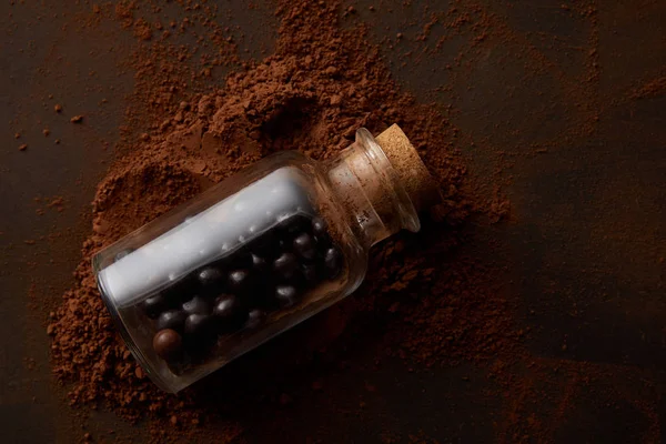 Vista Superior Deliciosas Bolas Chocolate Frasco Vidro Cacau Marrom — Fotos gratuitas
