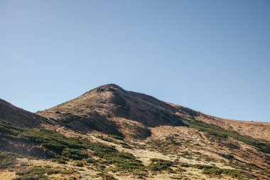 mavi gökyüzü, Karpatlar, Ukrayna altında dağının doğal görünümü