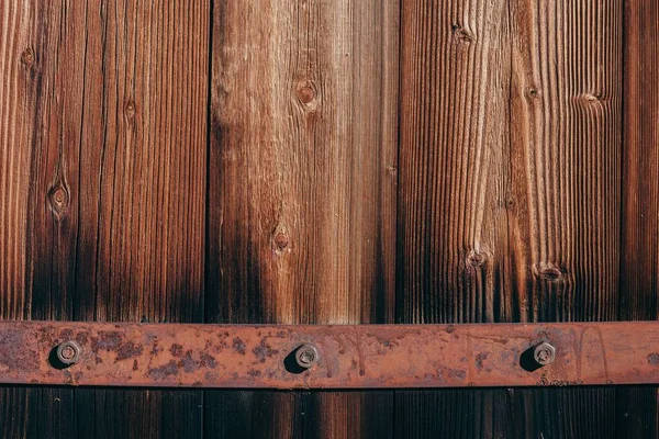Close Shot Wooden Planks Rusty Metal Framing Background — Free Stock Photo