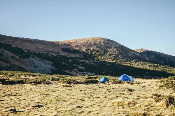 Camping Tents Beautiful Mountains Carpathians Ukraine — Free Stock Photo