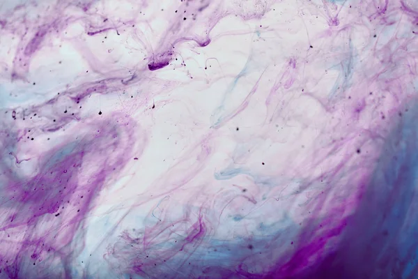 抽象的设计与紫色和蓝色混合漩涡的油漆 — 图库照片