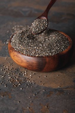 Chia tohum masa yüzeyi ahşap kase