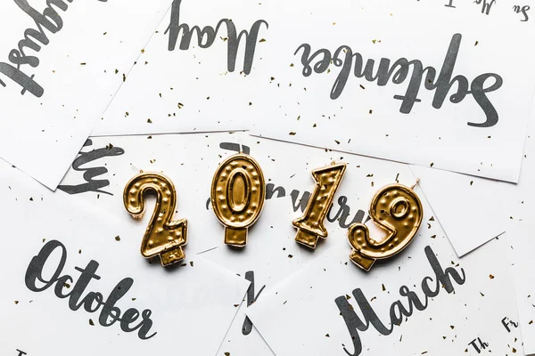 Närbild Gyllene 2019 Ljus Och Kalender — Stockfoto