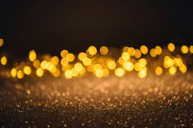 seçici odak bulanık parlak ışıklar ve bokeh siyah