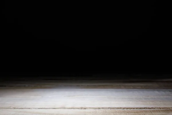 黒の光の茶色のストライプ木製の背景 — ストック写真