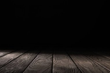 siyah kahverengi çizgili ahşap masa üstü
