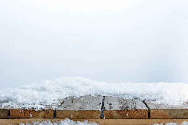 Cerca Madera Rayada Cubierta Nieve Blanco —  Fotos de Stock