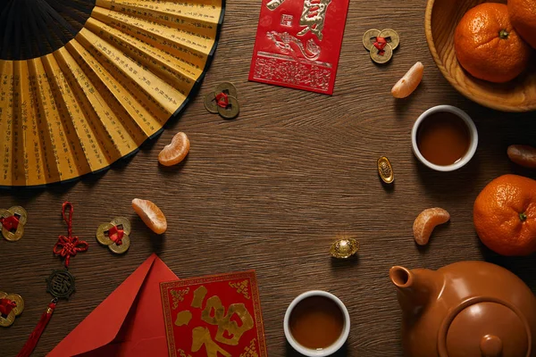 Top View Κινεζικό Νέο Έτος Σύνθεσης Στο Ξύλινο Τραπέζι — Φωτογραφία Αρχείου