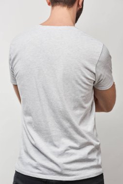 arkadan görünüşü t-shirt kopya alanı ile izole temel Beyazlı adam gri