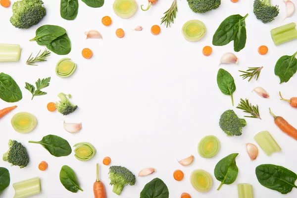 Flat Lay Fresh Cut Vegetables White Background — Stock Photo, Image