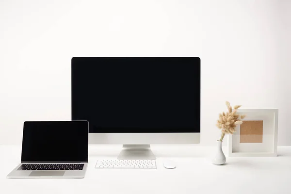 Workplace Desktop Computer Laptop Copy Space Isolated White — Stock Photo, Image
