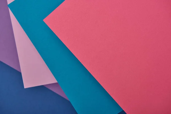Draufsicht Auf Fliederfarbene Blaue Und Rosa Papierblätter Mit Kopierraum — Stockfoto