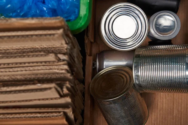 Selective Focus Cardboard Polyethylene Iron Cans Trash — Stock Photo, Image