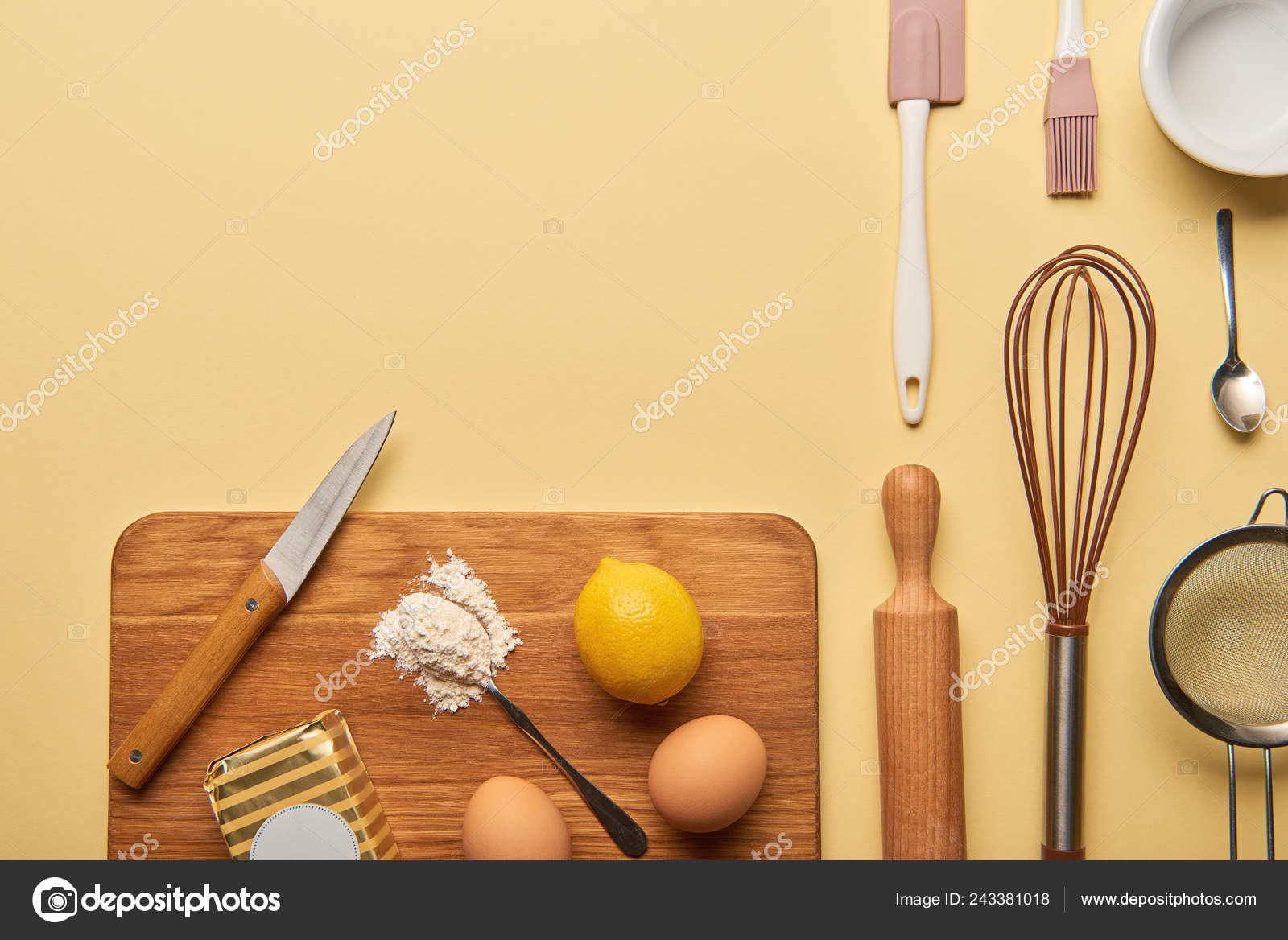 Cooking Ingredients Cutting Board Stock Photo by ©Goir 215967670