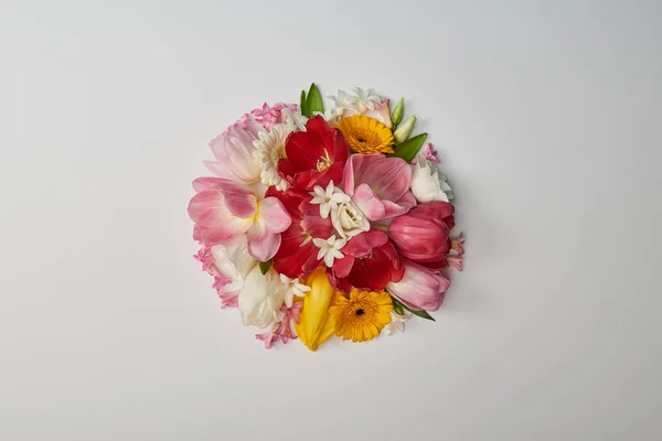 Vue Dessus Bouquet Fleurs Sur Fond Blanc — Photo